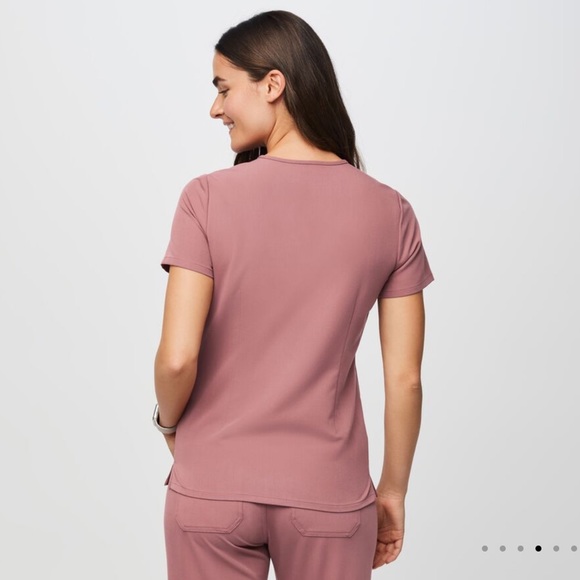 FIGS Casma Three-Pocket Scrub Top + Zamora Jogger Scrub Pants - Picture 2 of 6